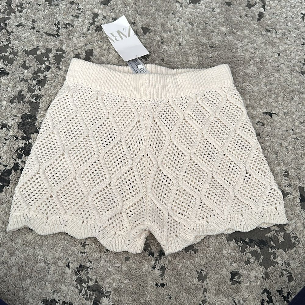 Zara Cream Chenille Crochet Knit Shorts Size S NWT Open Knit Scalloped Hem Beach - Picture 9 of 10